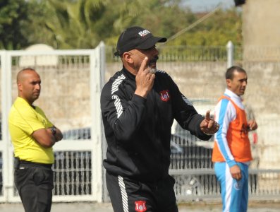 أوشلا يطلب إعفاءه من تدريب جمعية سلا