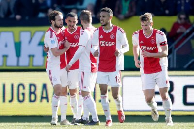 زياش يصنع هدفين ويصاب