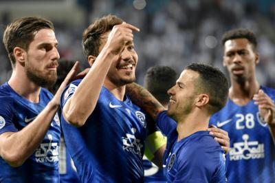 الهلال يسقط الدحيل وينفرد بصدارة مجموعته