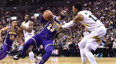 كرة السلة الاميركية: طورونطو يوجه ضربة اضافية لليكرز و الملك  جيمس