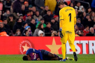 ديمبيلي يبتعد شهرا