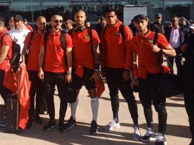 من يكون هذا اللاعب بين حكيمي وداكوسطا؟