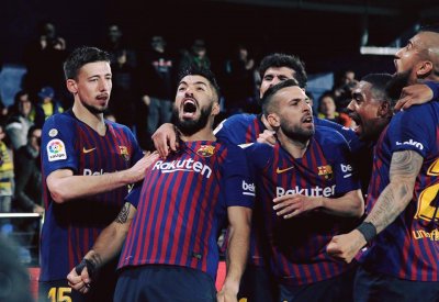 مثير.. رئيس نادي فياريال يتهم برشلونة ب السرقة 