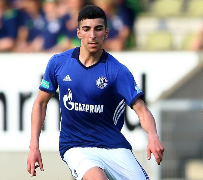 شالك يمدد عقد بوجلاب إلى 2022