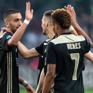 زياش يوقع الهدف المائة