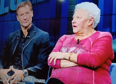 رونار يقدم والدته إنه بولوني وسيعيش في السينغال !