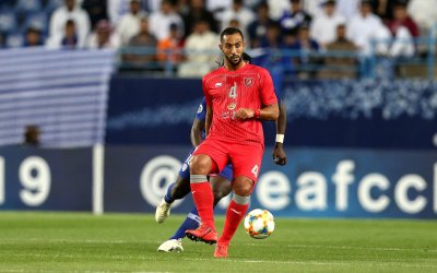 بنعطية الأسد الوحيد الحاضر