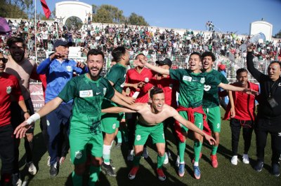 لاعبو الرجاء سهروا حتى الصباح محتفلين؟