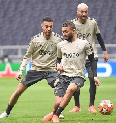 اجاكس يبحث عن فتوى للثلاثي المغربي