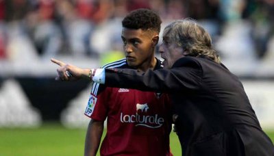 لاعب من اصول مغربية يستعد للصعود لليغا