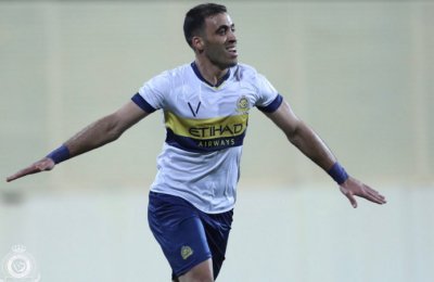 حمد الله يذكر السعوديين بالبهجة وعينه على رقم حمزة إدريس