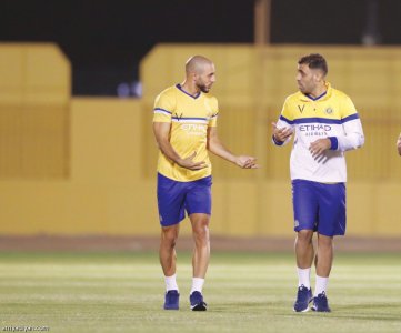 ثنائي النصر يعد الجماهير بالنصر