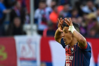 فجر يعادل رقمه مع الديبور