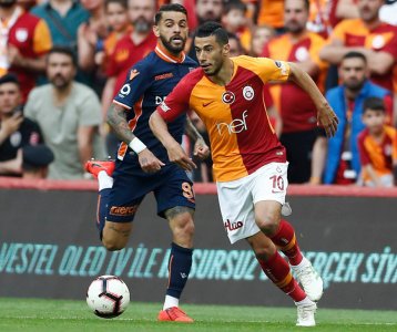 بلهندة يهدي غلطة سراي لقب البطولة