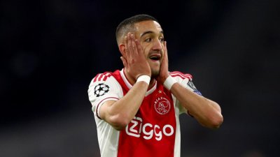 عملاق إنجلترا يضع زياش على قائمة صفقات الصيف