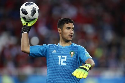 حارس المنتخب الوطني في ورطة