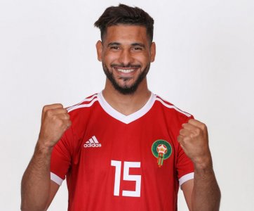 أيت بناصر: لست منزعجا من كرسي الإحتياط أنا لاعب محترف