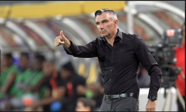 نجما الرجاء يساعدان كارتيرون