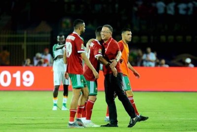 لقجع إحتفل باللاعبين في حفل عشاء