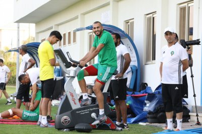 بوطيب وحكيمي تدربا على الدراجة الهوائية الثابثة