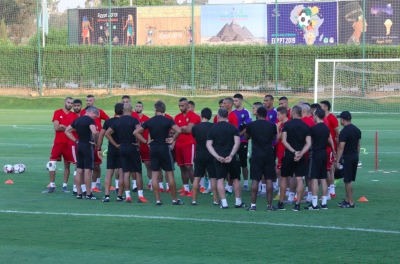 الأسود تدربوا بحماس وتمارين خاصة بوطيب