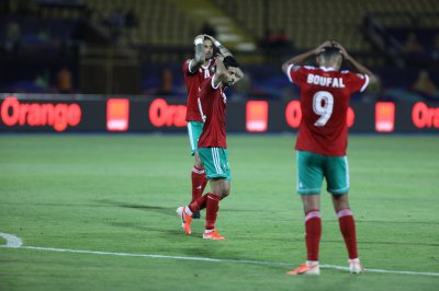 بكاء في مستودع الملابس