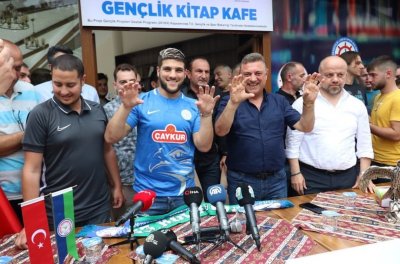 الرحالة الكبير ينضم إلى أبرهون وشحشوح