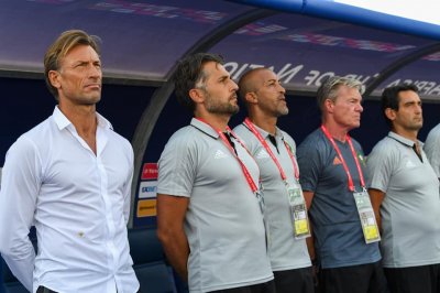 هذا هو المدرب الأقرب لخلافة رونار في تدريب المنتخب..