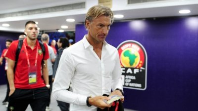 عاجل.. رونار لم يستقل من منصبه والجامعة تستعد للنفي