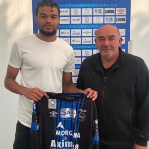 إعارة المغربي مالكوم إلى نادي شامبلي