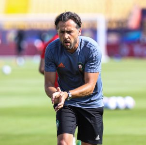 باتريس بوميل يقود الأولمبيين أمام مالي