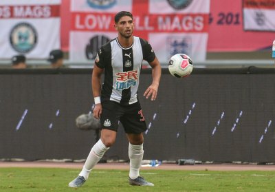 اول ظهور رسمي لمدافع الاسود مع نيوكاسطل