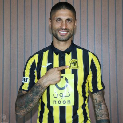 داكوسطا يغادر الاتحاد السعودي لهذا السبب