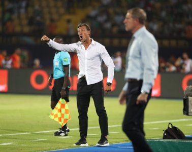 كيف ترك رونار أكثر من 100 هدفا وسافر لمصر؟