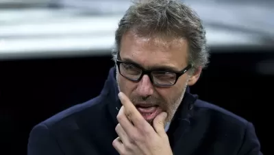 الصحافة الفرنسية تقرب لوران بلان من قيادة الأسود