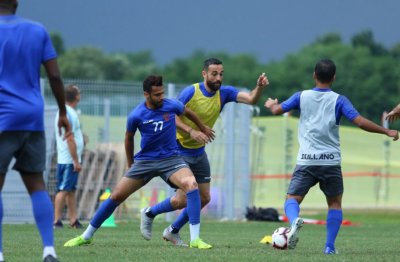 إدريس فتوحي يسقط مروان سعدان