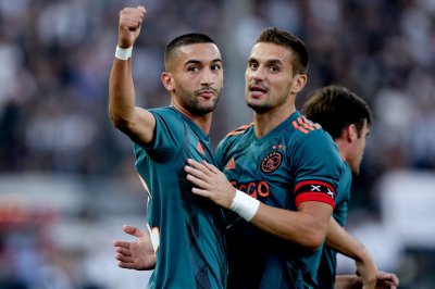 هكذا رد زياش على الصحفيين حول مستقبله مع أجاكس