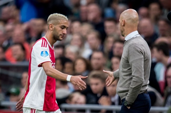 هذا ما قاله مدرب أجاكس بخصوص مشاركة زياش ومزراوي اليوم