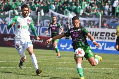 مهاجم الرجاء يغادر معسكر المنتخب المحلي