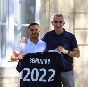 بوردو يحصن جوهرته المغربية بعقد جديد