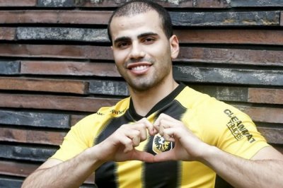 طنان تعادل وانذر في مباراة في مباراة هيراقليس