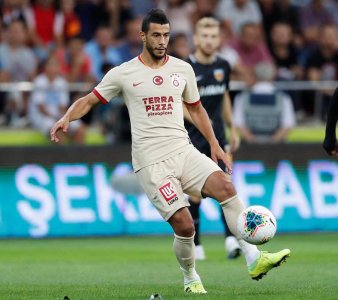 غلطة سراي يطلب عودة بلهندة للعلاج