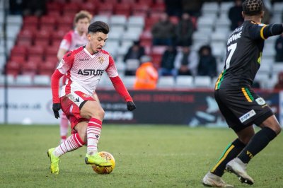 هدية من كوينز بارك رينجرز للمغربي شاعر