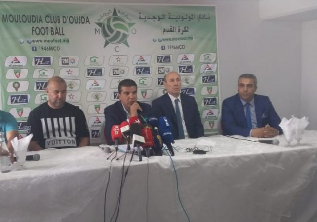 رئيس المولودية الوجدية محمد هوار يعقد ندوة صحفية بمناسبة افتتاح المركب الشرفي