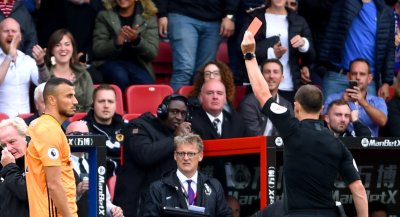 أول بطاقة حمراء لسايس بالبرمرليغ