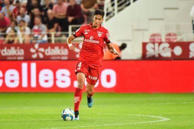 اكرد ومنديل في قمة التنافسية