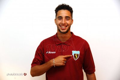 سفيان كيين وثالث الأهداف تواليا