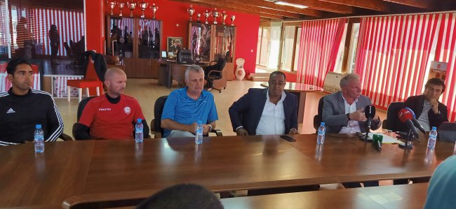 زوران مانولوفيتش: أنا سعيد بالتواجد مع واحد من كبار إفريقيا