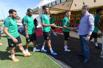 لقجع يدعم المحليين قبل مواجهة الجزائر