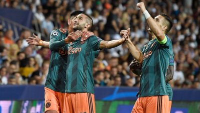 هل بات حكيم زياش ملزما بتغيير وكيل أعماله؟